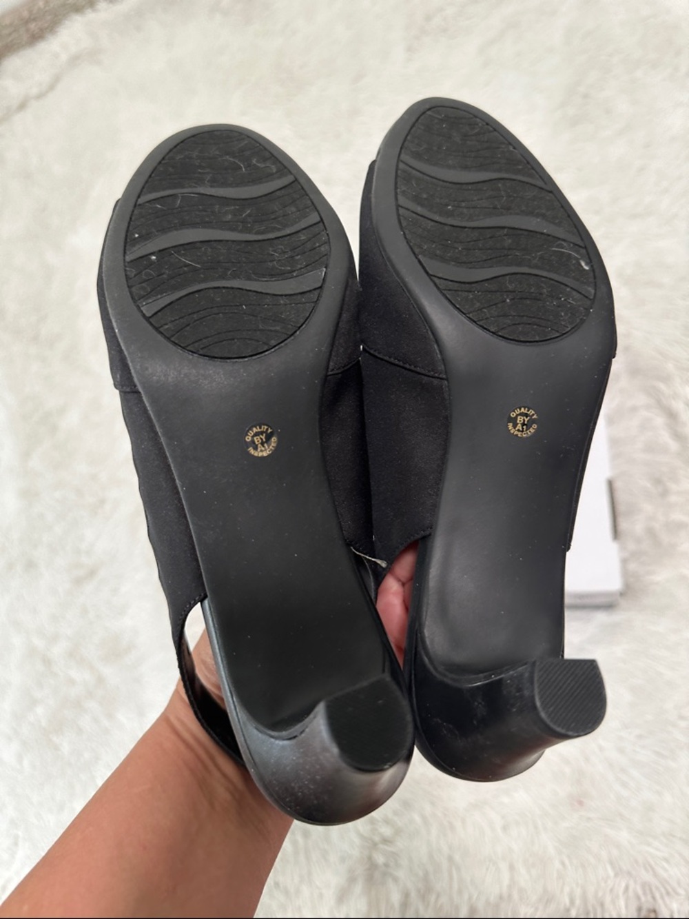 🐝 NWT East 5th Neville Heels - Picture 5 of 6